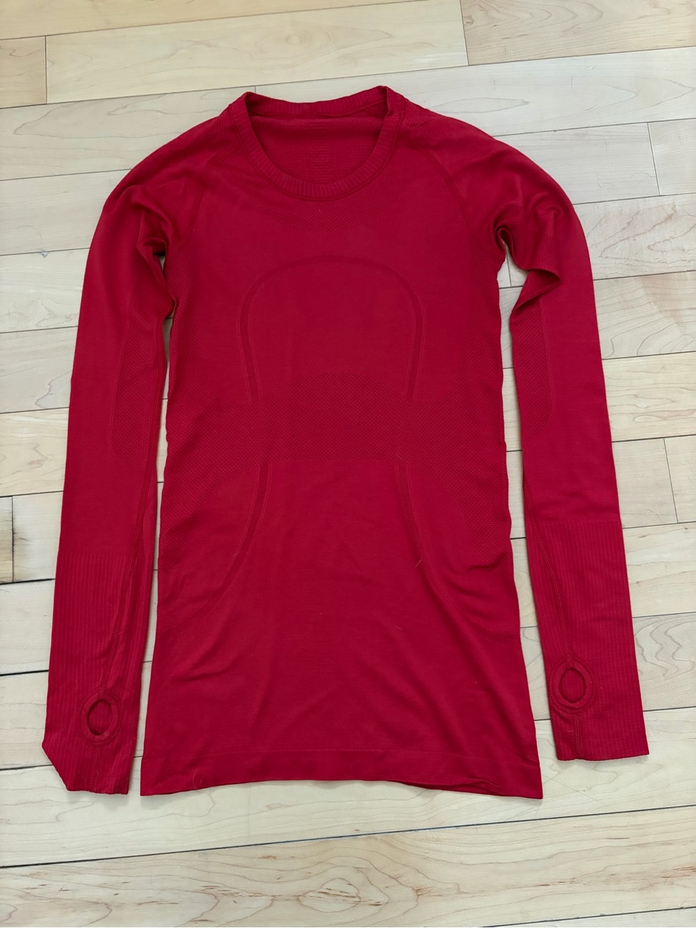 Women’s Swiftly Long-Sleeve - Red